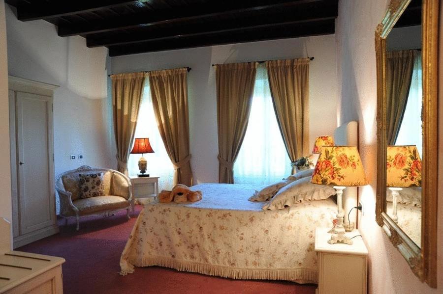 Villa Baroni Lomnago Buitenkant foto