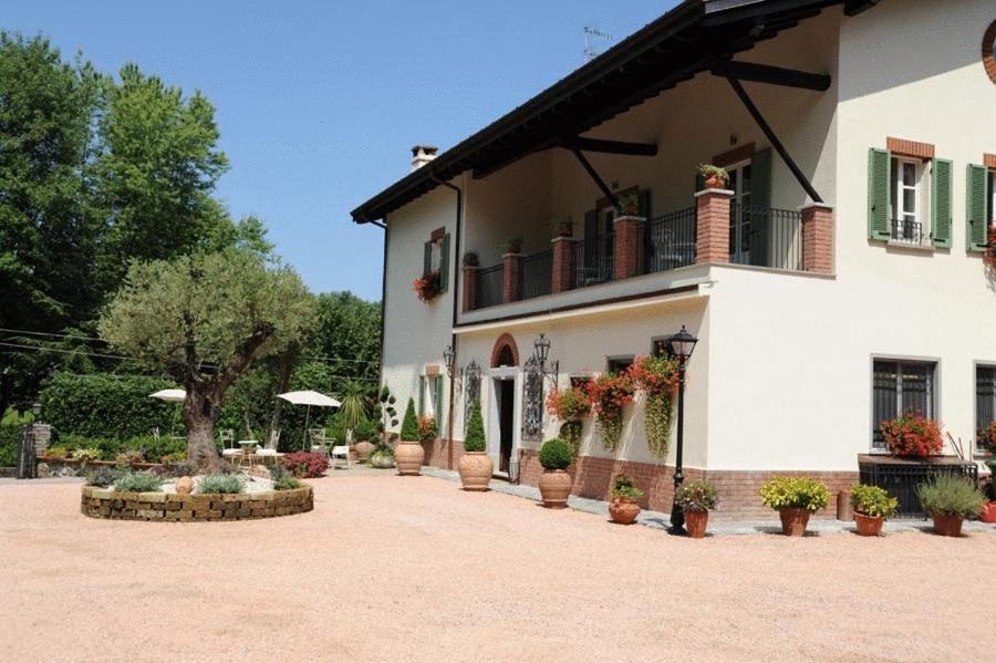 Villa Baroni Lomnago Buitenkant foto