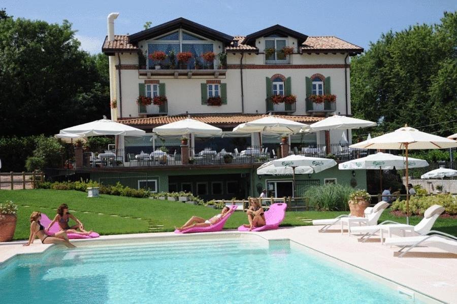 Villa Baroni Lomnago Buitenkant foto