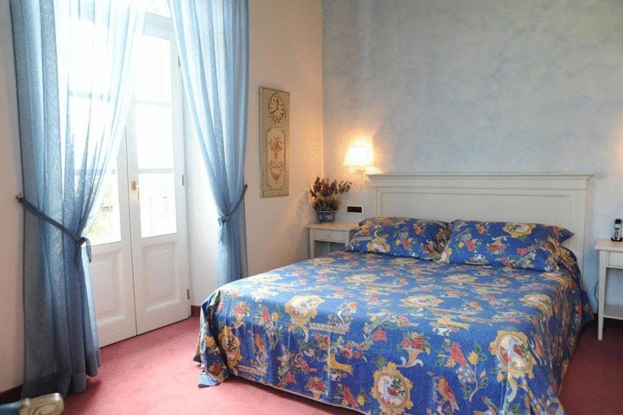 Villa Baroni Lomnago Kamer foto